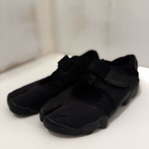 Nike Air Rift Black Split-Toe